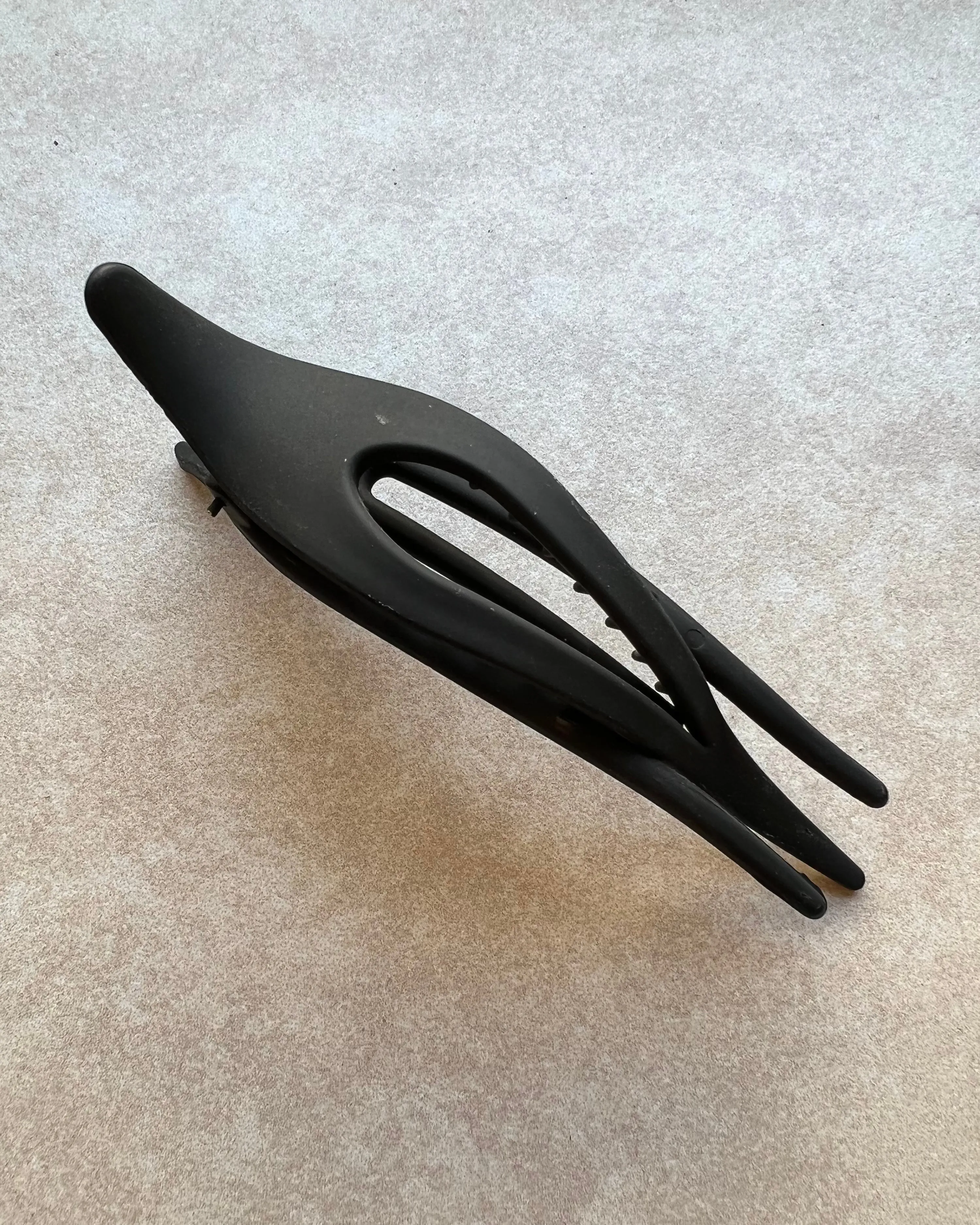 Black Lay Flat Claw 2.0 // Thick Hair
