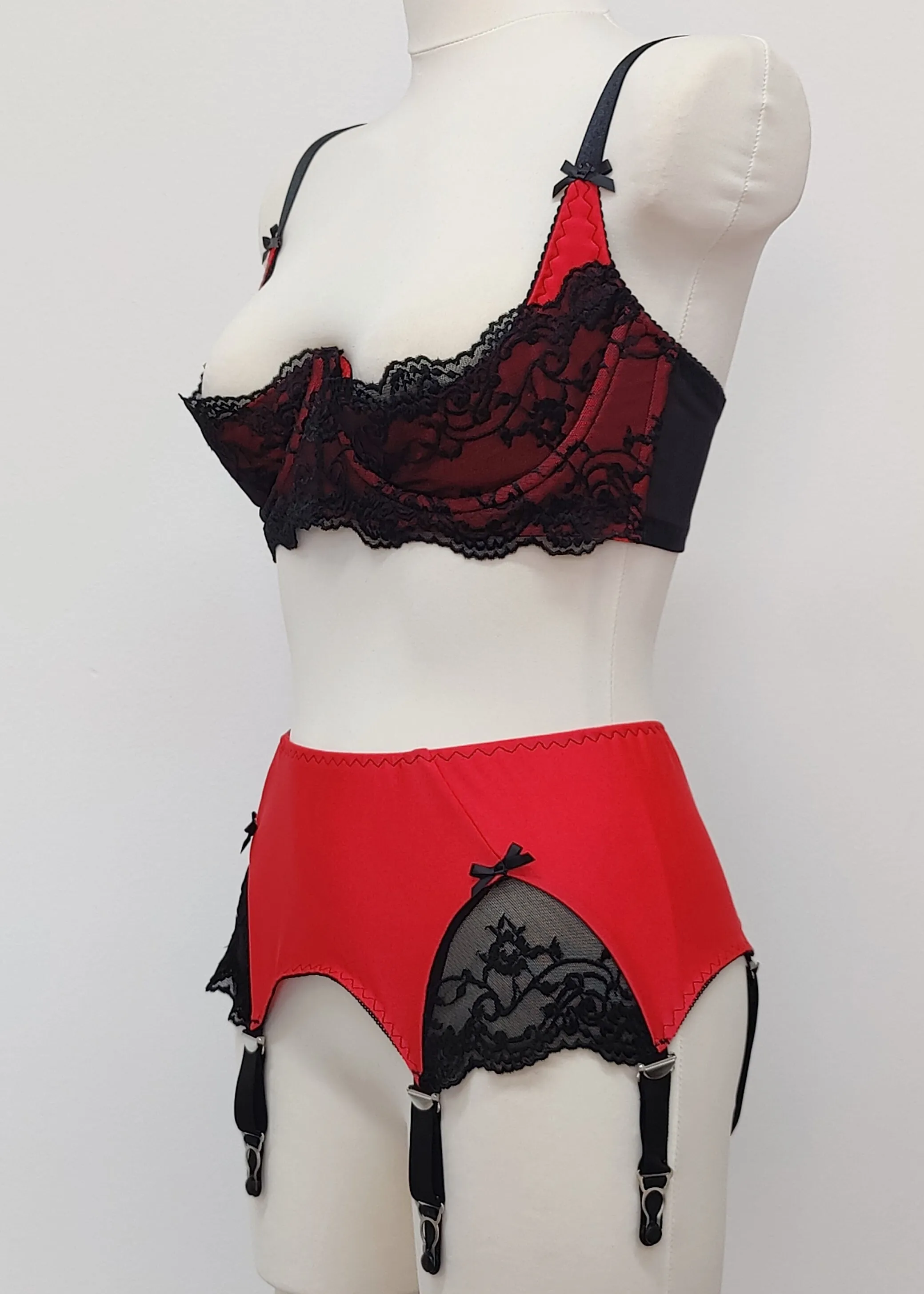 SCARLETT Garter Belt