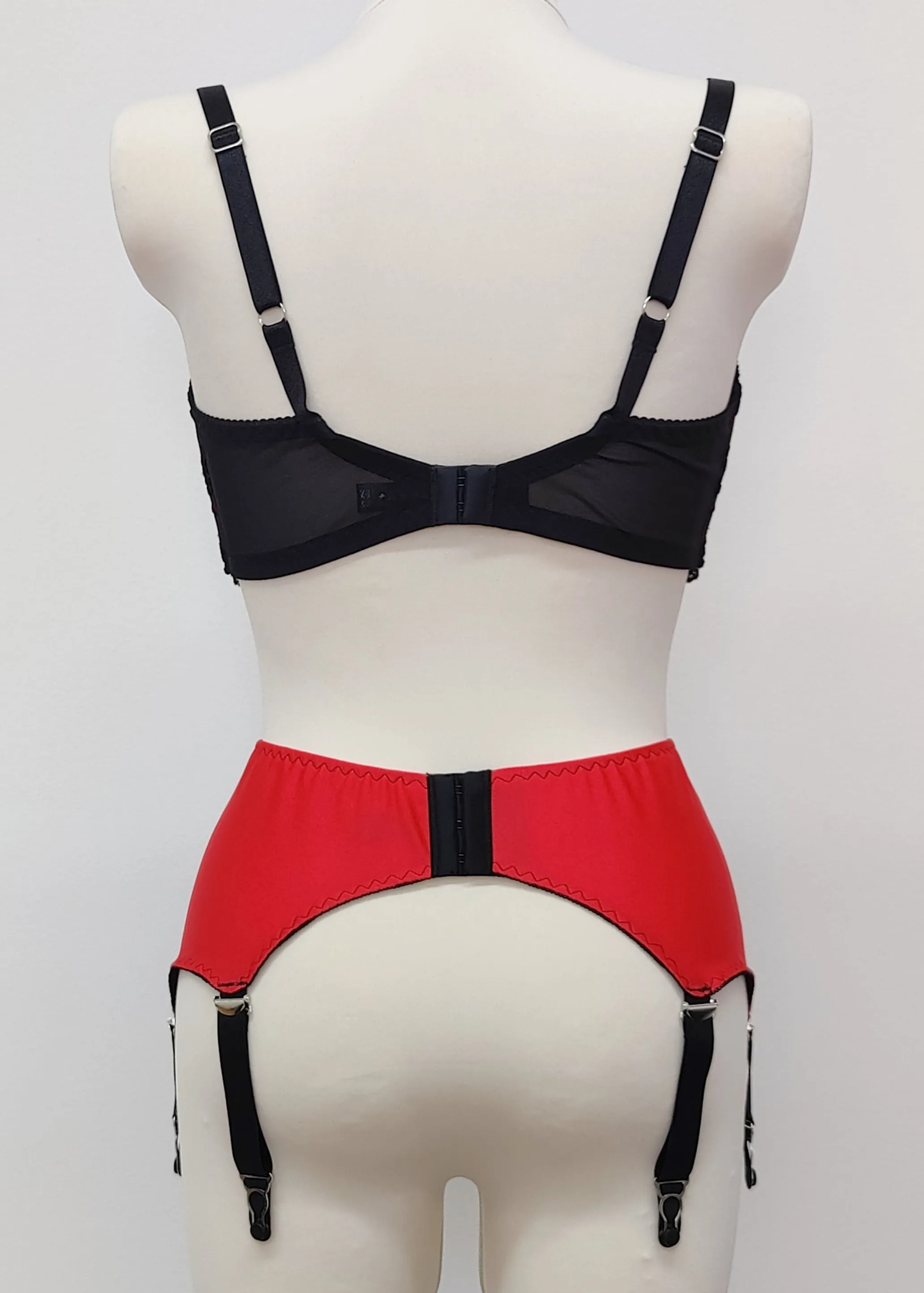 SCARLETT Garter Belt