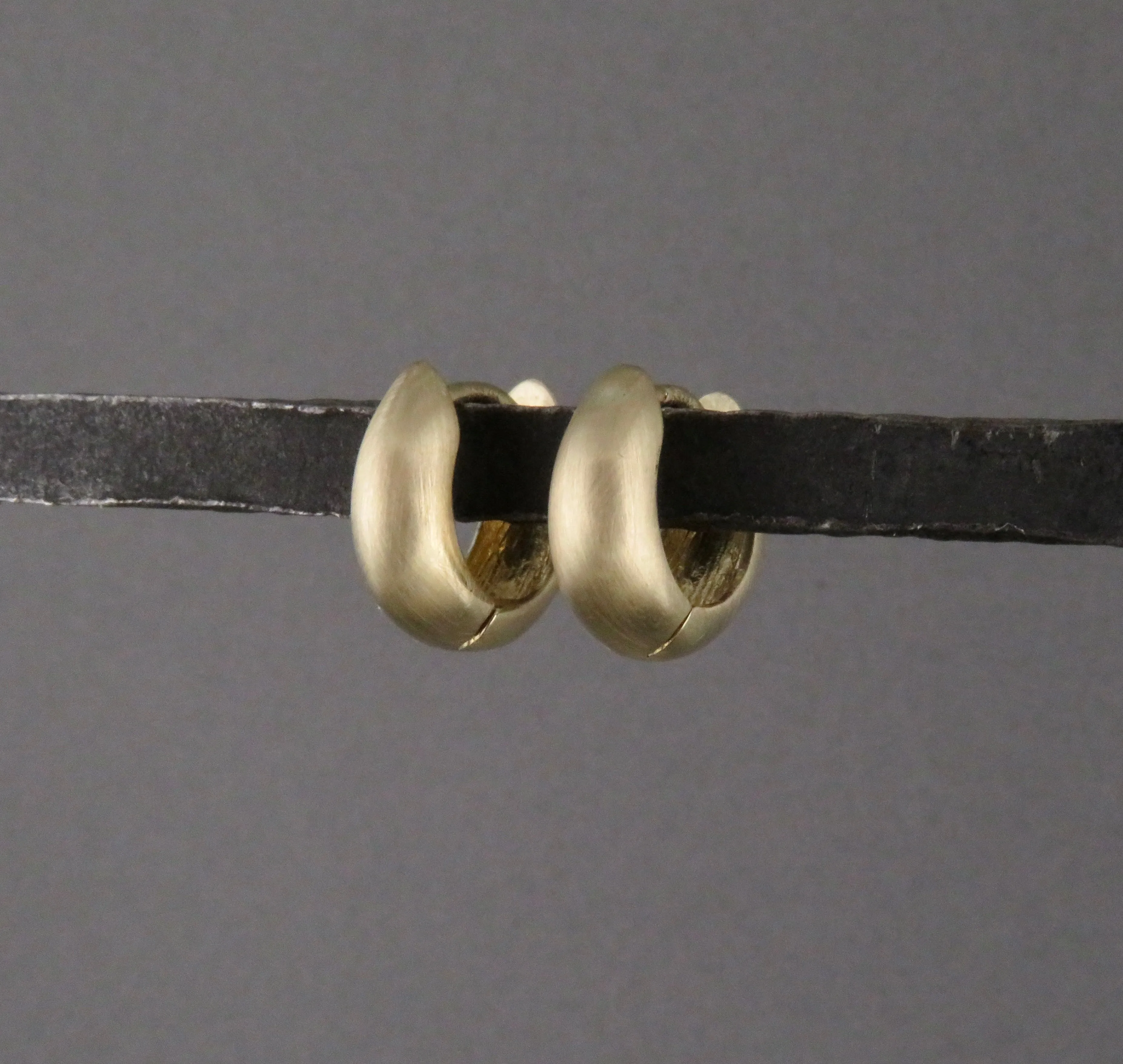 Solid Gold Tapered Clicker Hoops