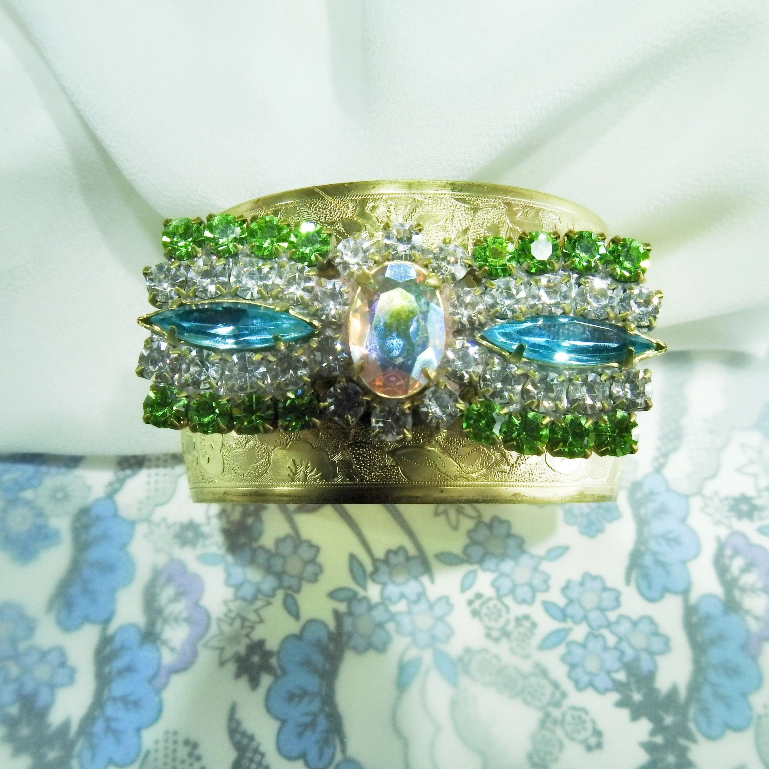 Stylish crystal wide cuff bracelet