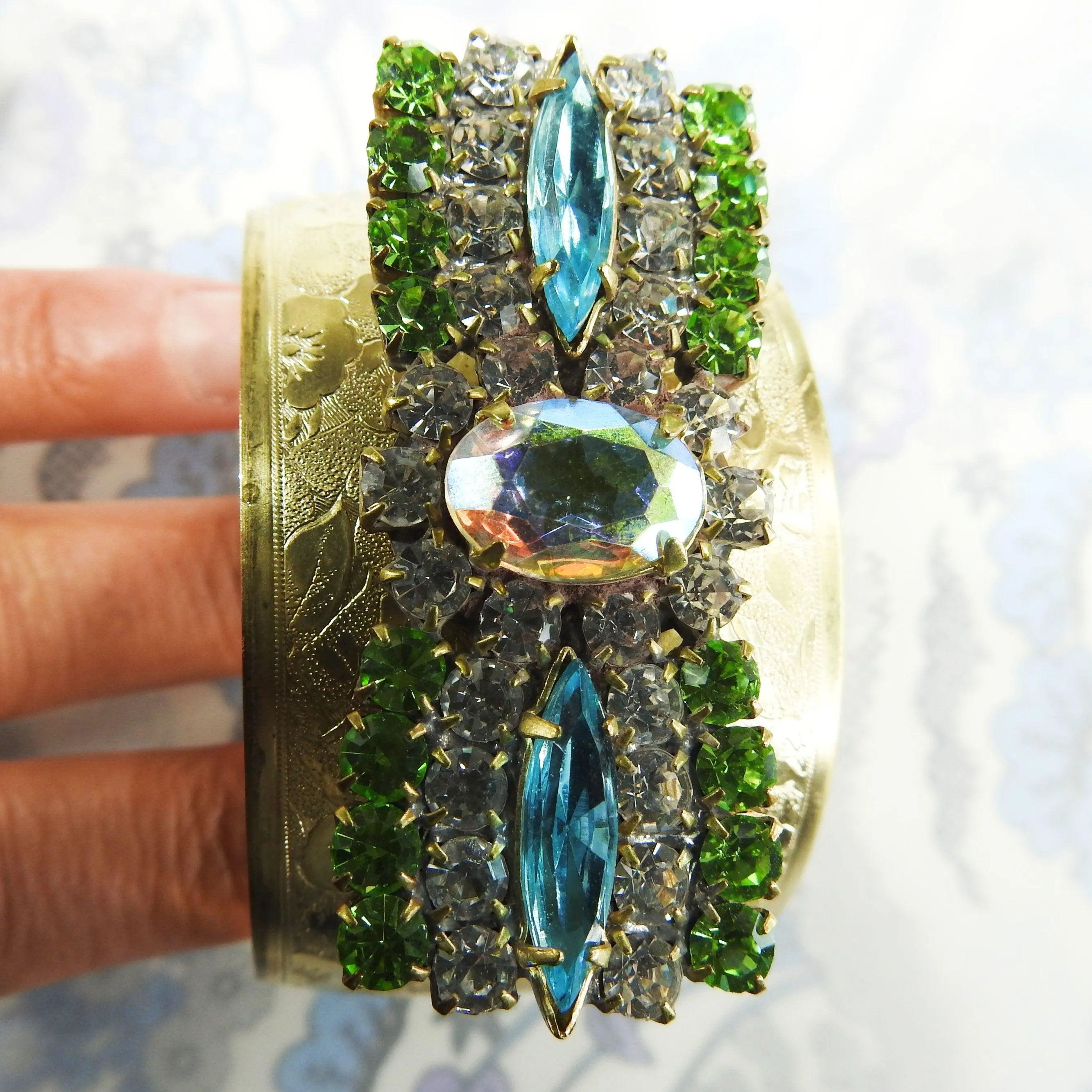 Stylish crystal wide cuff bracelet