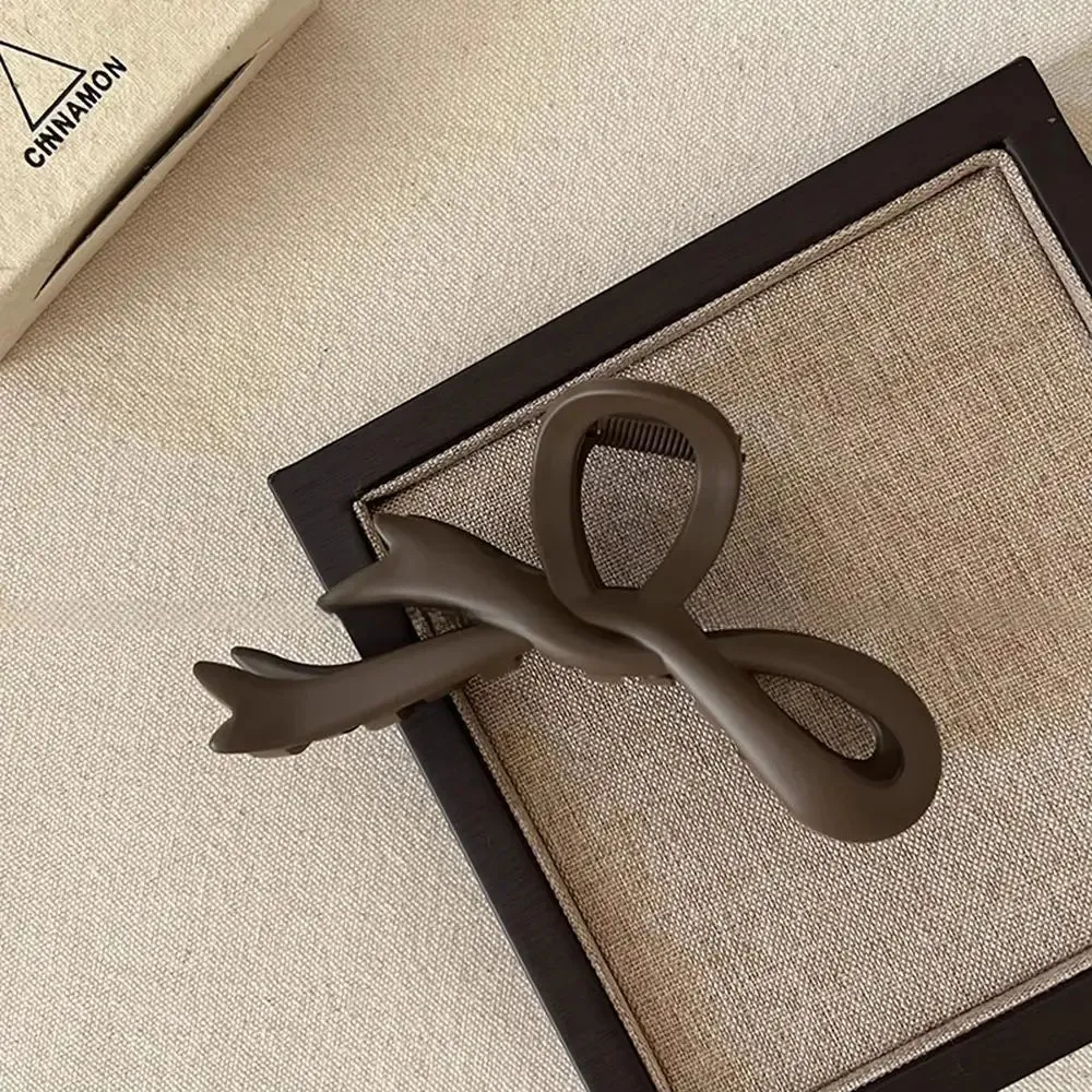 VAIGE 11.5cm Matte Acrylic Bow Hair Claw Clip - Elegant Geometric Hair Accessories in Black, Dark Coffee, Coffee, and Milk Tea